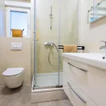 公寓 Luxury Poolside Oasis Split *