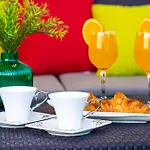 公寓 Luxury Poolside Oasis Split