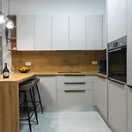 Luxury Poolside Oasis Split 特罗吉尔