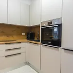 Luxury Poolside Oasis Split * 特罗吉尔