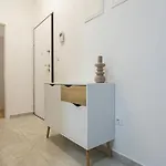 Luxury Poolside Oasis Split