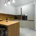 Luxury Poolside Oasis Split * 特罗吉尔