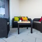 Luxury Poolside Oasis Split 特罗吉尔