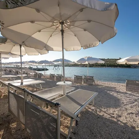 Apartment Luxury Poolside Oasis Split Trogir