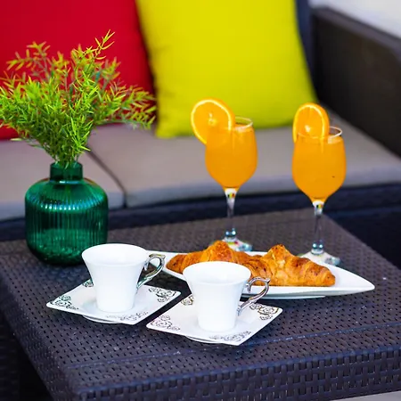 Luxury Poolside Oasis Split 特罗吉尔