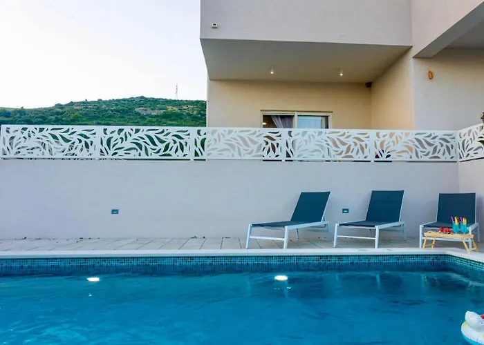 Luxury Poolside Oasis Split * Trogir