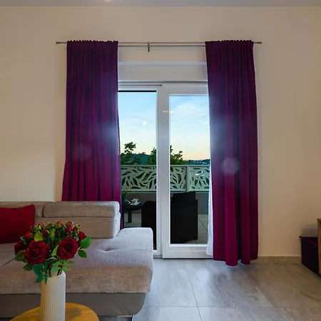 Apartamento Luxury Poolside Oasis Split Trogir