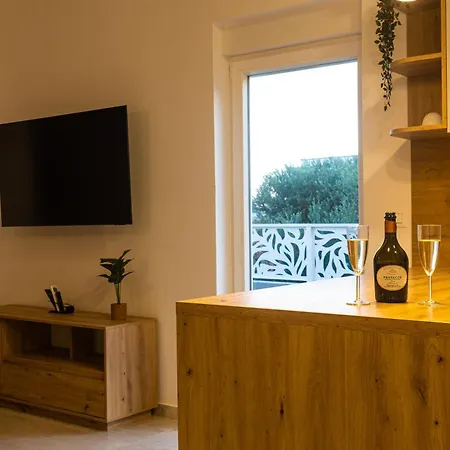 Apartamento Luxury Poolside Oasis Split *